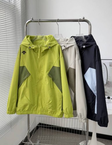 210 Descente 迪桑特 高品质 Descente 迪桑特春款户外冲锋衣外套25Ss新品 连帽防风水透气轻量冲锋衣 男女同款 高品质 防风防水 ，轻量化