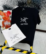 鸟 Arc‘Teryx 始祖鸟25夏季新款印花休闲宽松情侣款 短袖T恤D968 细节:版本一比一复刻，吊牌 领标 水洗。 面料：采用40织双纱320克面料，原版
