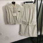 P290款号20251123 Alexander*大王家套装，金属Logo无袖马甲外套+工装阔腿裤，米白色，粉色，黑色，Sml， L码；胸围114，衣长52；腰