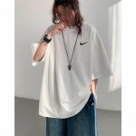 Nike 耐克海外专柜立体胶印短袖T恤 高品质 男女同款 260G高克重新疆棉面料 宽松落肩的版型 不挑身材 包容性更强 经典三叶草立体印花 丰富了版面的装饰元