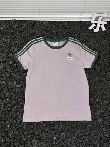 Adidas Originals 阿迪达斯三叶草休闲圆领条纹套头运动短袖T恤女款 时尚弄潮儿们，衣柜里怎能少了这件Adidas Originals阿迪达斯三叶草