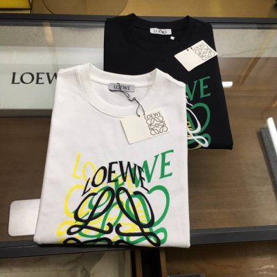 新品 P180 Lowe... 高定面料 250克平纹纯棉 2025春夏专柜新品短袖时尚经典圆领短袖袖口下摆采用无痕设计 时尚单品设计，更加时尚舒适，高标准定制