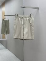 l P70Ss新款男士天丝短裤 顶级面料 最新款上身版型无敌正！ 绝对可以闭眼入的款 简约刺绣Logo 低调老钱风 此款裤子非常百搭，弹力腰围,日常上班 户外运