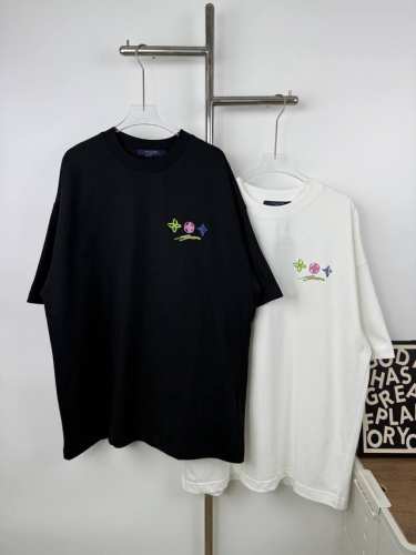 款号X57 Louis Vuitton 路易威登涂鸦字母印花Logo标识T恤短袖 定制280克同缸染面料手感非常舒服春夏砖柜同步 时尚又个性超级百搭好看男女都非
