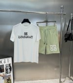 上衣 裤子 Givench*Y纪梵希25S新款五分短裤可搭配套装！冰爽舒适.精致3D品牌Logo标识.发泡立体工艺.面料采用高密冰感四面弹轻薄面料.上身无束缚感