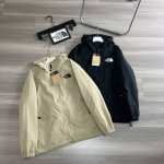 连帽外套！The North Face 北面两色刺绣男女连帽情侣款外套上衣 莱卡面料上身挺括有型 定制拉链大大提升立体裁剪 宽松版型男女均可穿着 定制辅料 细节