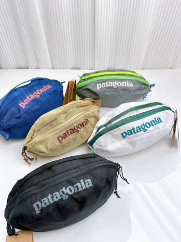 上新 巴塔哥尼亚patagonia Black Hole Cube黑洞旅行包洗漱包收纳包手拎包 户外运动徒步旅行腰包，容量超级大 内置网眼隔层 分层有序，男女情