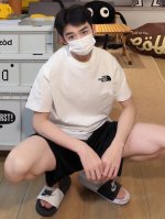 The North Face 北面 夏日延吉山脉溪流情侣短袖 商品参数 采用260克双砂面料 三针五线做工，领口包包边条 今年火爆的品牌 看到了就忍不住要自留一