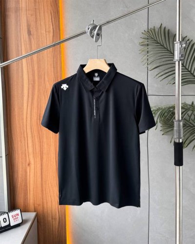 descente迪桑特Training综训防晒吸湿速干男士短袖Polo衫新款 1. **速干面料**：采用高科技速干材质，能够快速排汗并保持身体干爽，适合运动或