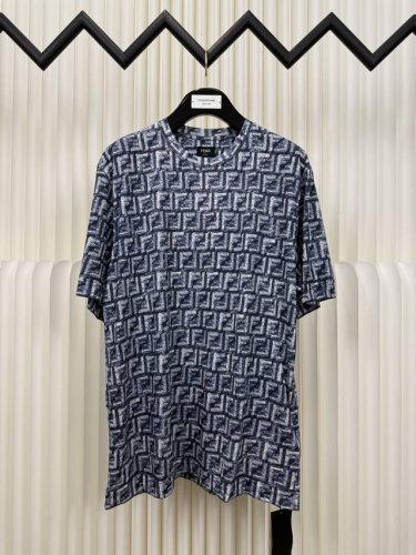 芬迪Fendi 满印Ff短袖 正品开版-实体柜台-顶奢品质 秒杀市面一切版 采用26支高精梳棉平纹170克 手感柔软 舒适贴肤 饰有全幅流苏效果蓝色Ff印花 吸