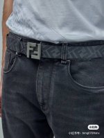 经典款Fendi 芬迪 新款双F字母Logo老花皮带 全套包装礼盒～ 代购版本 特别火爆的一款男士腰带 断货的节奏 大气且耐看，融合标志性Ff设计的最新款！，采