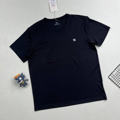kolon Sport可隆速干弹力男士凉感防晒短袖！ 采用抑菌超细珠地速干冰丝弹力面料，手感凉爽，顺滑，细腻，弹性十足！ 不勾丝不起球！丝光处理，有天丝般的冰凉