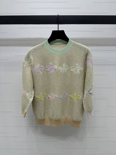 上新原单高端品质 Dazzle 2025春夏最新系列！提花圆领针织长袖！定制羊毛针织纱线织造 柔软舒适 洋气显瘦 大身拿波里花园主题配色满铺 增添时尚浪漫气息