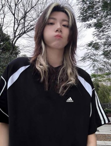 款号 Wkd16 Adidas阿迪达斯 拼接撞色侧边织带 短袖T恤 男女同款 半袖 情侣款 面料工艺 1.采用200G纯棉面料恰到好处的克重 上身有型不显轻飘