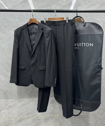 深圳代工厂P出品 25春新品 最新1V路易驴家款 男士羊毛翻领西服套装 经典二粒扣单西直筒修身西裤高端商务休闲西服套西 四季可穿 1V柜台常青款羊毛套西，型男永