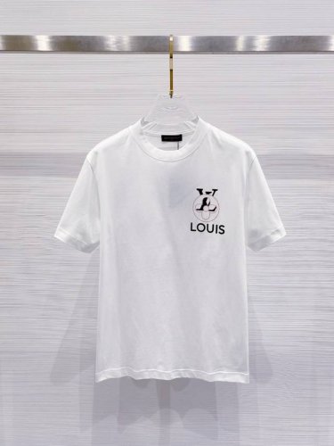 lv 2025早春新款男女同款短袖T恤，！定制专属纯棉面料，定制原版工艺螺纹，胸前重工字母Logo工艺设计！简约大方，从容百搭，档次极高，完美融入时尚还有风情感