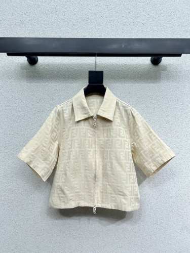 Fd家一系列Ff老花短袖开衫外套 上身就是满满的时髦高级感Monograw 全幅印花工艺巨拉风 自带气场 面料质感很奈斯 时髦又高级 颜色超级正 上身显白又显瘦