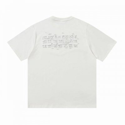 Mm6T恤宽松版型高密度针织，面料240克双纱，1*1双纱螺纹，手感柔软舒适，工艺采用贴布绣，人工修剪立体感十足，手感柔软舒适，不变形，宽松版型，男女同款 颜色
