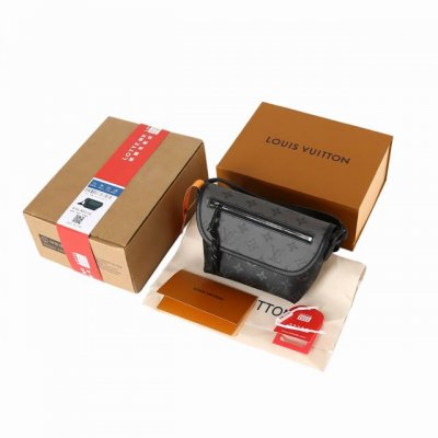 Nfc芯片防伪版本 louis Vuitton pulse Wearable 字母徽标可调节肩带 皮革饰边 单肩斜挎包 男款 灰色拼黑色-pulse 迷你手袋-