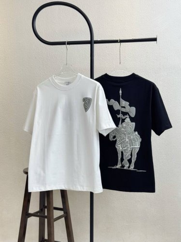 款号X145 burberry 巴宝莉立体战马发泡印花圆领短袖 官网买的样衣回来打的板 原色原版1:1 市场发这么低不发这个价格p没办法 情侣同款 全套包装 三