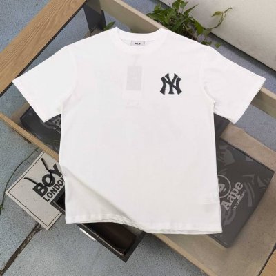 款号 Yy956 高版本 2025新款Mlb洋基队Ny复古幕布图案Logo字母印花休闲情侣短袖T恤 选用了260克双纱爽滑棉面料制作而成 精细的做工和清晰的纹路