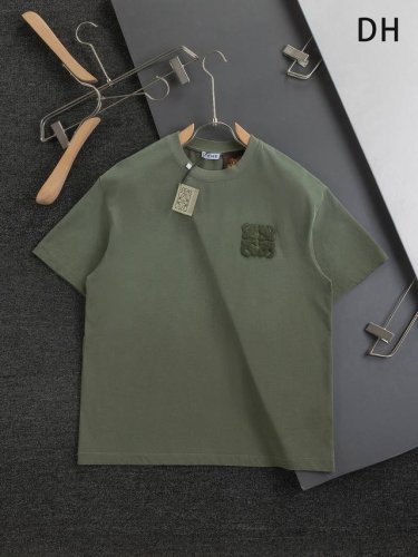 loewe 罗意威 高版本 微宽版型S-Xl 罗意威25Ss 新品官网同步发售 胸前经典毛巾绣Logo刺绣重工艺 男女同款！短袖不在千篇一律的大众脸，而是一定要