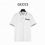 Gucci 古驰 绿色织带口袋学院短袖polo衫 陈立农同款 超多网红上身 男女同款 官网同步在售 这款白色棉布polo衫在衣领和袖口处设计有绿色条纹，彰显了品