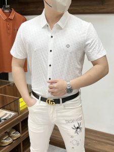 Dior 迪奥-2540Ss开春新款 专柜时尚大爆款翻领衬衫 休闲时尚外穿 内搭必备款 舒适好看上身可见 定制进口高端丝光面料 手感细腻丝滑有质感 上身舒适透气