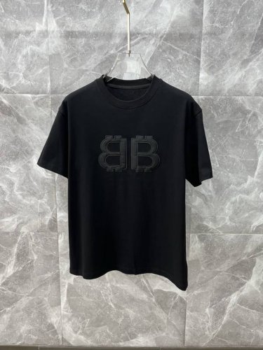 Balenciaga巴黎世家 2025Ss春夏高品质情侣款短袖T恤 甄选高克重纯棉面料 工艺品级别 辅料顶真 车线做工符合精品要求 超级好搭配 落肩款 品质及剪