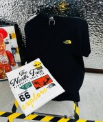 The North Face 北面25夏季新款印花休闲宽松情侣款 短袖T恤Dt 细节:版本一比一复刻，吊牌 领标 水洗。带Nfc芯片识别 面料：采用40织双纱3