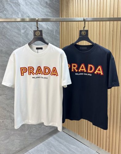 prada 普拉达 2025年春夏新品上新 三标齐全 圆领短袖T恤 好货不用过多介绍 看细节 专柜码数 M-Xxxl 175 140建议L