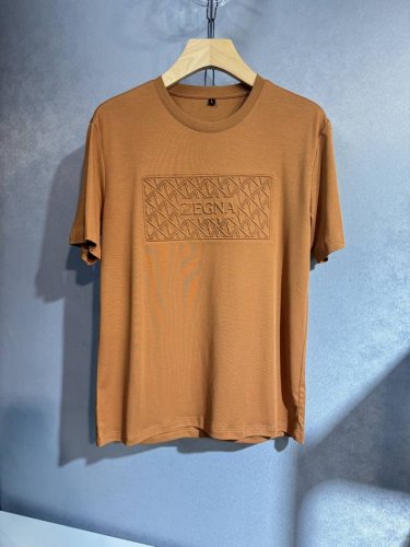 zegna 杰尼亚 25Ss新款春夏短袖 最高版本客供定制高端丝光棉面料 简单时尚款，配色超级好看！经典Logo的设计 简单大方的款式！满满的高级感，四季可穿。