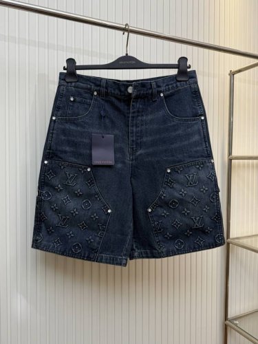 lv 路易25Ss钢印压花珍珠扣牛仔短裤 Size:S M L Xl