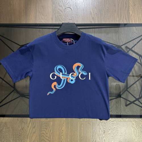 140 古驰Gucci 2025蛇年限定款印花Logo短袖T恤 胸前饰以蛇形发泡印花Logo ，立体鲜明，经典既永恒，永不过时。取用280克重水洗纯棉面料，不变