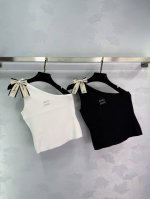 Miu*25春夏新款蝴蝶结吊带单肩背心 精美烫钻字母装饰，更显精致 俏皮减龄显白 视觉效果更丰富！2色3码Sml T226B