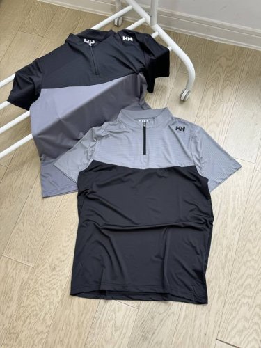 helly Hansen 海丽汉森 男士速干冰丝高弹拼色透气户外休闲运动跑步半拉链短袖T恤 全身重工四针六线工艺+3D裁剪拼接工艺 肩膀非常简约精致的硅胶Log