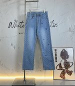 款号:LV004 Louis Vuitton丨路易威登 24SS LOGO彩色字母刺绣Tyler牛仔裤 不是我说lv这条神裤要火 配色用的是牛仔里最适合春夏穿的