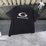Balenciaga巴黎世家新款经典款字母Logo印花短袖圆领T恤 面料: 300重磅纯棉，随意对比 采用特定重磅32S精棉平纹针织面料，300克重；搭配32S