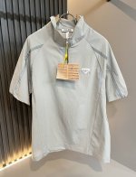 miumiu 谬谬2025春夏新款男女同款休闲套装，品牌最新设计元素！既不单调也不复杂,恰到好处的展现品味！客供五金Logo设计！聚酯纤维面料设计！舒适吸汗透气