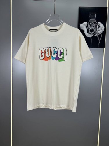 高端原版规格版本 古驰 Gucci 重工印花Logo短袖T恤男女时尚同款 2025Ss新款纯棉双纱 定制面料采用威化布织法，超高端针织工艺，版型紧致立体，顺滑，