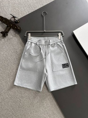 隔天出货 高品质 Armani 阿玛尼 2025春夏新款高定松紧带休闲净色宽松短裤 意大利进口机器制造 裤脚下摆二本针锁边 针脚细密牢固 专柜定制面料 透气舒适