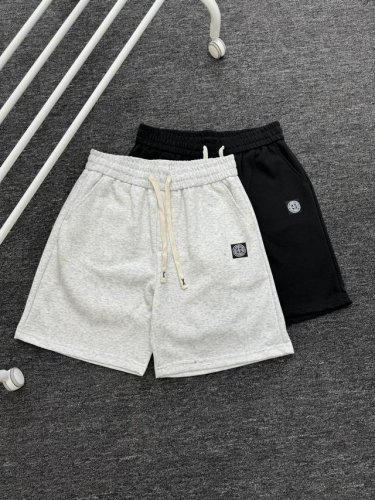 stone Island 石头岛 25Ss 经典简约刺绣贴布小标男女情侣款短裤 高品质300克高克重华棉面料，亲肤透气不起球，刺绣Logo点缀，时尚又个性，超级