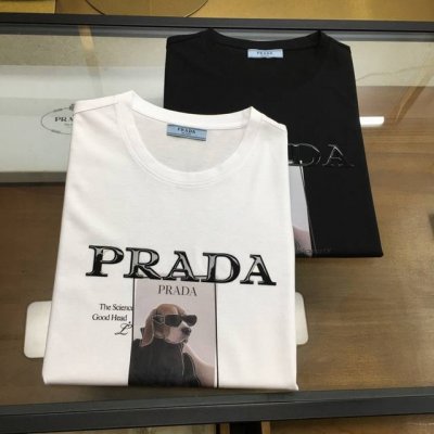 prad... 2025新品休闲圆领短袖T恤，外贸公司贸易订单，重磅推荐，品牌原产 品相完美一流！工艺设计感超强的一款单品，将时装美学发挥到极致，相当有意境，定