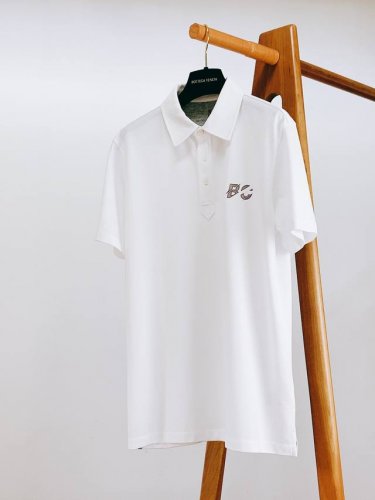 brunello Cucinelli 布鲁奈罗.库奇内利 2025Ss春夏新品 休闲翻领Polo衫，Bc家材质讲究的同时 整体的设计颇具时尚感 今天推荐他家百搭