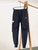 dolce&Gabbana 杜嘉班纳 2025Ss早春新品 时尚工装休闲裤，双层针织，定制的面料，客供五金辅料～春秋季中不可缺少的必备单品，在日常穿搭中，合理的
