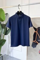 普拉达- 2025Ss蛇年春夏新款Polo领短袖系列。精选优质丝光棉面料，时尚大牌元素Logo设计，上身版型超赞，面料细腻舒适透气，随意搭配都超级好看时尚型男必