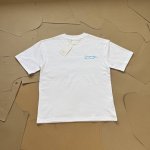 纪梵希 Ss23 纯色字母圆领套头短袖T恤 不得不说Gvc家的衣服设计真的很棒 图案很有艺术感 这款T简直太酷了 好看又简约 绝绝子 小红书热门爆款｜明星网红同