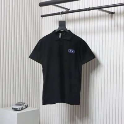 louis Vuitton 路易威登 三花刺绣徽标短袖Polo衫 原版品质，欢迎对比。 选用棉质珠地网眼布打造，衣领为双系统提花定织扁机制成，有弹性，不变形，衣