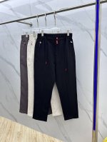 kiton 2025爆款春夏新品休闲裤，官网同步发售，裤身极简工艺设计，进口客供辅料、精选透气亚麻面料，代工厂P出品免检！每个细节做到极致，原版五金配件，潮范十