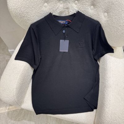 Louis Vuitton路易威登 louis Vuitton polo领刺绣标识短袖马球衫 定织细针14针毛织 舒适透气 挺括有型 标志性标识点缀正面 以标识